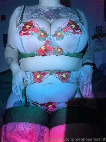 Full leaked Moonbeamsaint page private photo