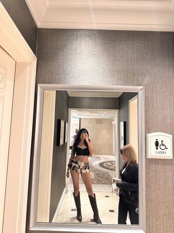 Full leaked Mooneh private onlyfans photo