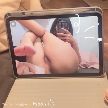 Full leaked Moonii private photo