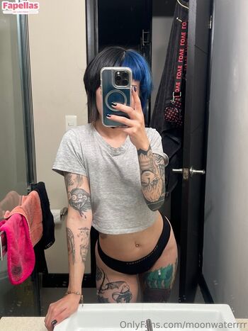 Full leaked Moonwaterrrr private photo