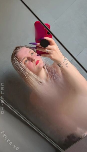 Full leaked Mopsiie private onlyfans photo