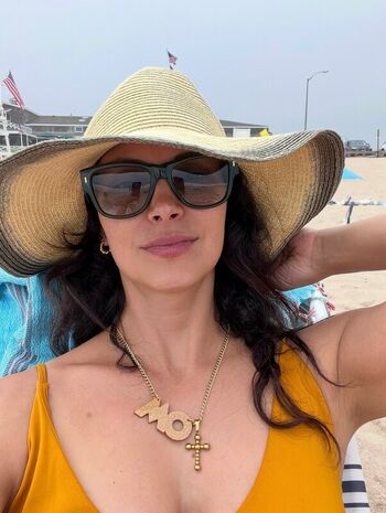 Full leaked Morena baccarin private photo