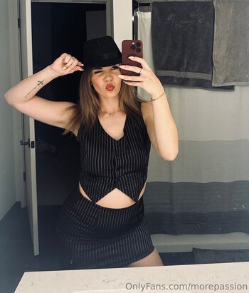 Full leaked Morepassion private photo