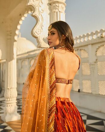 Full leaked Mouni roy private photo