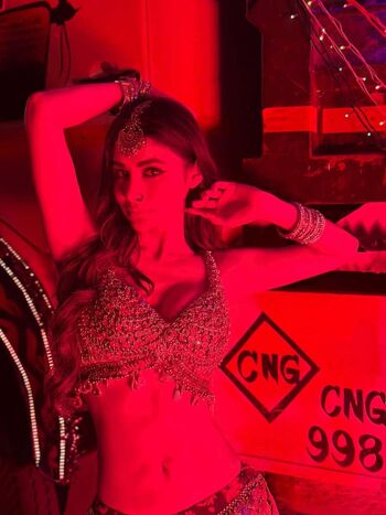 Full leaked Mouni roy private photo