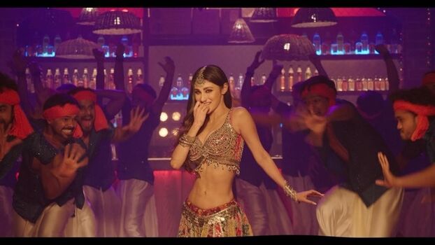 Full leaked Mouni roy private photo