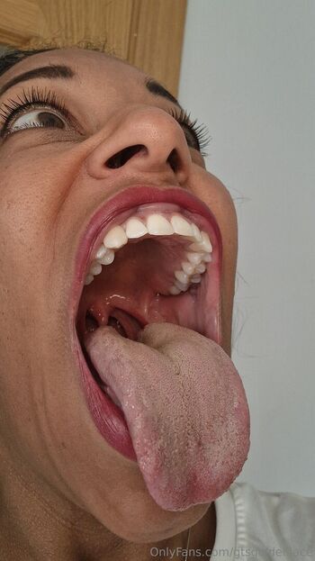 Full leaked Mouthfetish girls private onlyfans photo