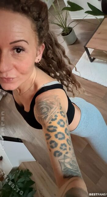 Full leaked Mrs fanie private onlyfans photo