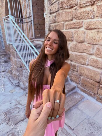 Full leaked Mrs vickeey private photo