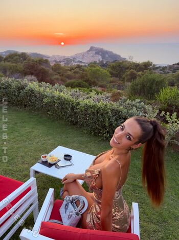 Full leaked Mrs vickeey private photo
