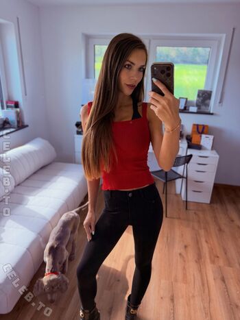 Full leaked Mrs vickeey private photo
