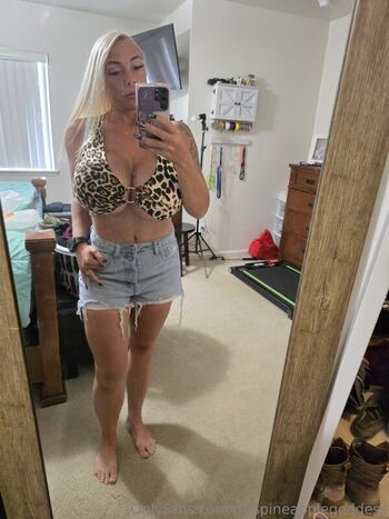 Full leaked Mrspineapplegoddess private photo