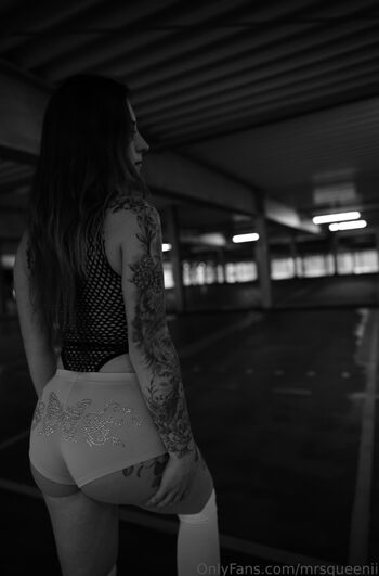 Full leaked Mrsqueenii private onlyfans photo