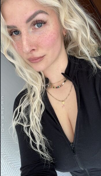 Full leaked Mrssecret private onlyfans photo