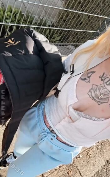 Full leaked Ms lxura private onlyfans photo