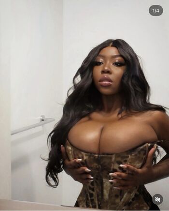 Full leaked Mukuka private onlyfans photo