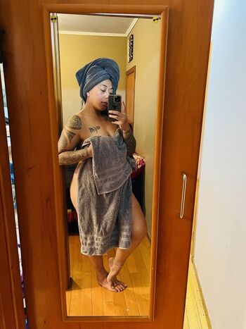 Full leaked Mumbod private photo
