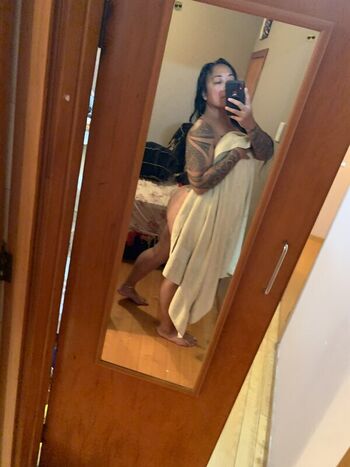 Full leaked Mumbod private photo