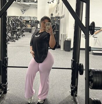Full leaked Musclemami private photo