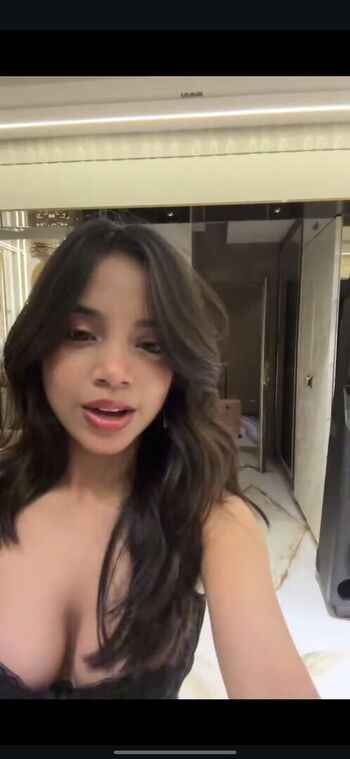 Full leaked Muskan karia private onlyfans photo