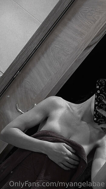 Full leaked Myangelabae page private photo