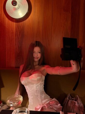Full leaked N h i private photo