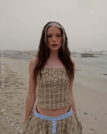 Full leaked Nadinebreaty private onlyfans photo