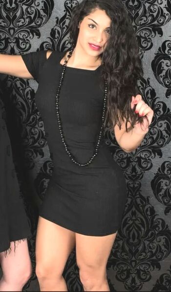Full leaked Naela savidan private photo