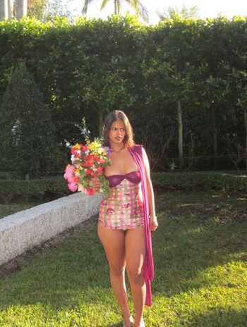 Full leaked Nahrin khan private photo