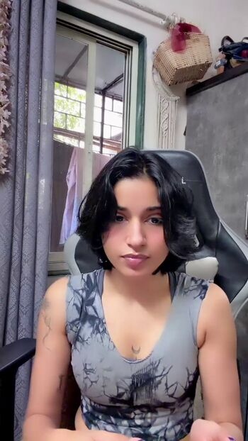Full leaked Naina private photo