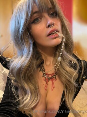 Full leaked Naivebunnyx private photo