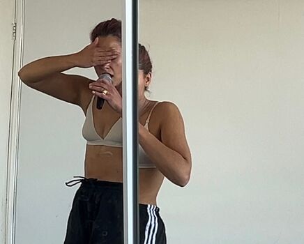 Full leaked Naomi scott private onlyfans photo