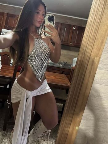 Full leaked Nara arce private onlyfans photo