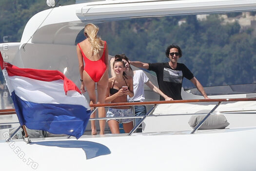 Full leaked Natasha poly page private onlyfans photo