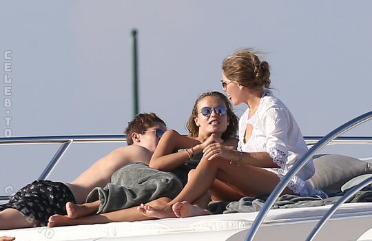 Full leaked Natasha poly page private onlyfans photo