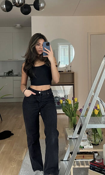 Full leaked Nathalie lok page private onlyfans photo