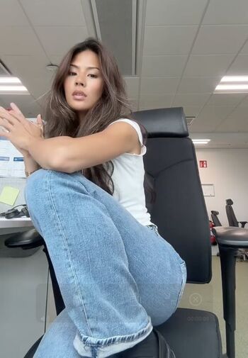 Full leaked Nathalie lok private onlyfans photo