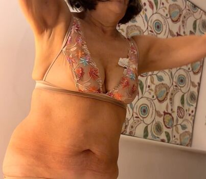 Full leaked Natural mature private photo