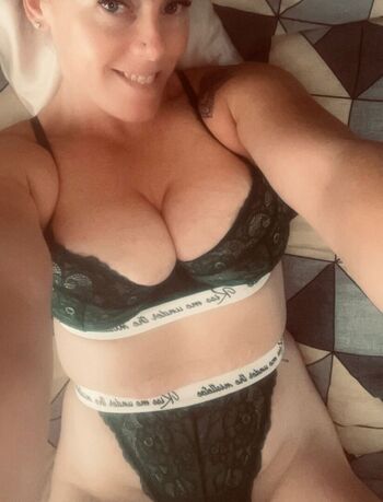 Full leaked Naughtywelshfiance private photo