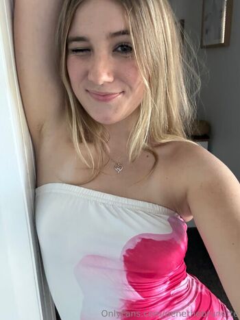 Full leaked Nenethebrunette private photo