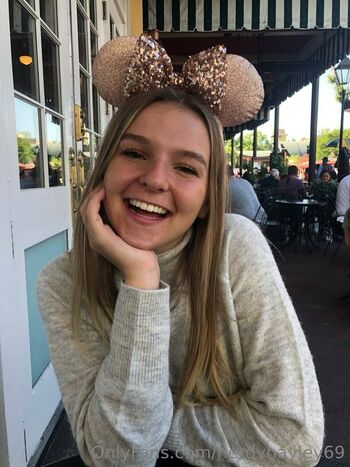 Full leaked Nerdyhayley private onlyfans photo