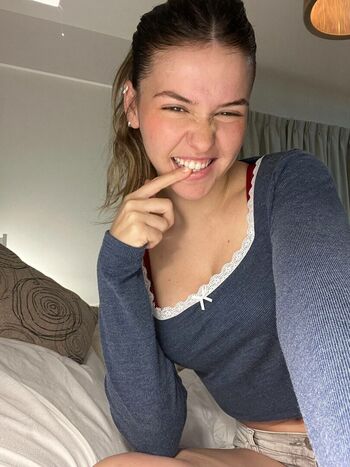 Full leaked Neumanneliana private onlyfans photo