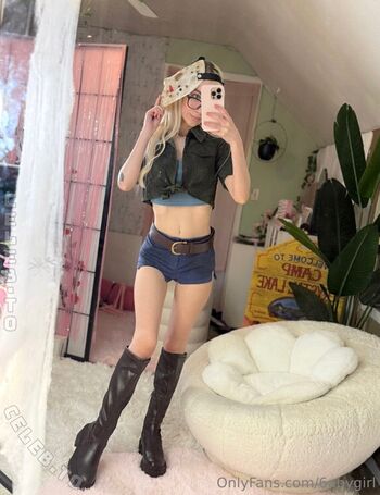 Full leaked Nia pixie page private onlyfans photo