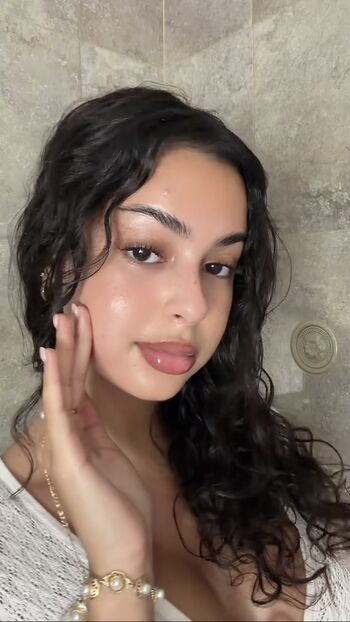 Full leaked Nickimariiee private photo