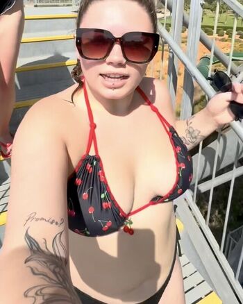 Nicole Dyer