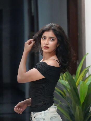 Full leaked Niharika private photo