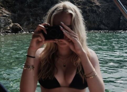 Full leaked Nika roeffen private photo