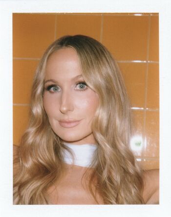Full leaked Nikki glaser private photo