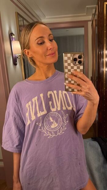 Full leaked Nikki glaser private photo