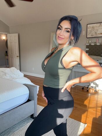 Full leaked Nikki hall private photo